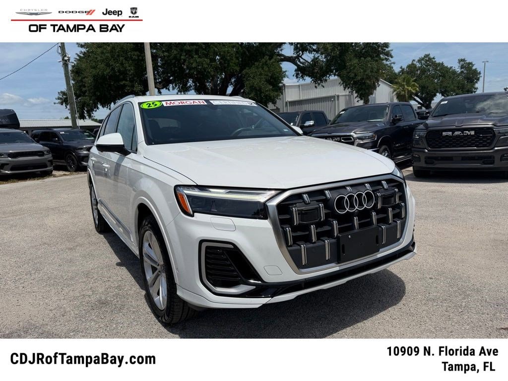 2025 Audi Q7 55 Premium Plus quattro Tiptronic's photo