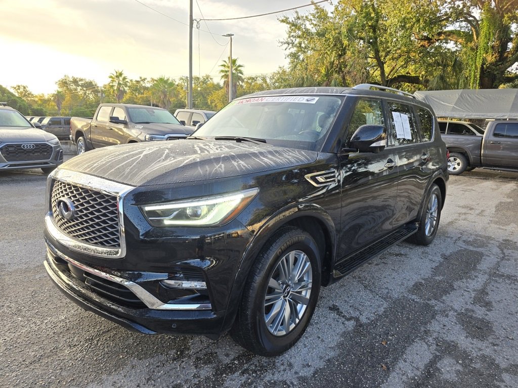 2023 Infiniti QX80 Luxe photo 2