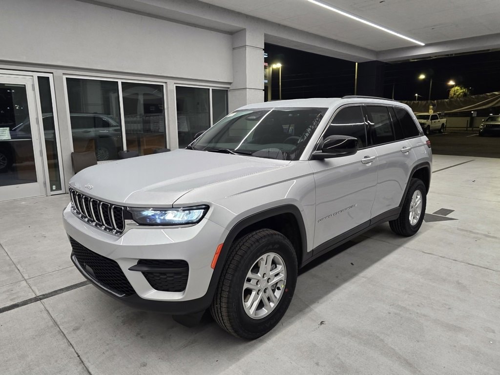 New 2025 Jeep Grand Cherokee LAREDO 4X2 Sport Utility