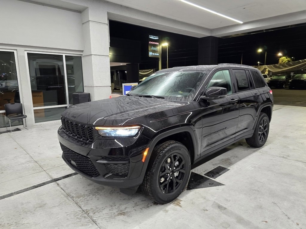 New 2025 Jeep Grand Cherokee ALTITUDE 4X2 Sport Utility