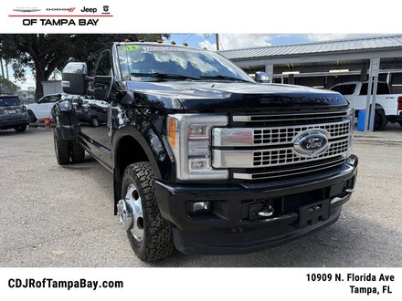 2018 Ford Super Duty F-350 DRW Platinum Platinum 4WD Crew Cab 8 Box