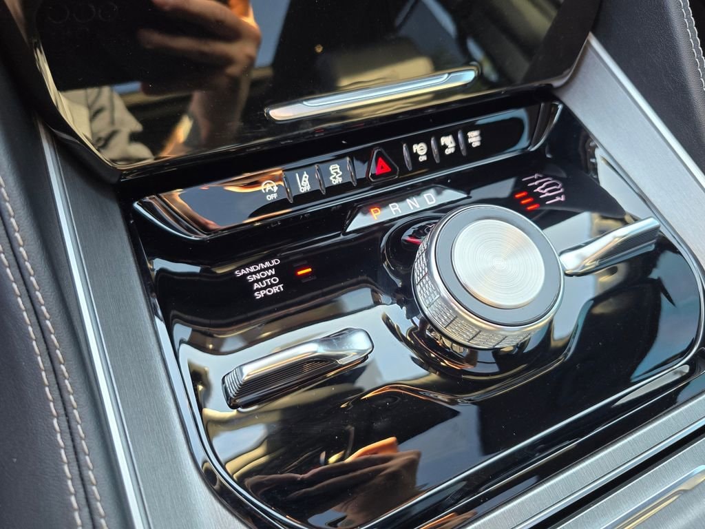 2025 Jeep Wagoneer Series II - Photo 30