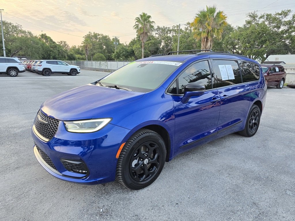 Used 2021 Chrysler Pacifica Limited with VIN 2C4RC3GGXMR600166 for sale in Tampa, FL