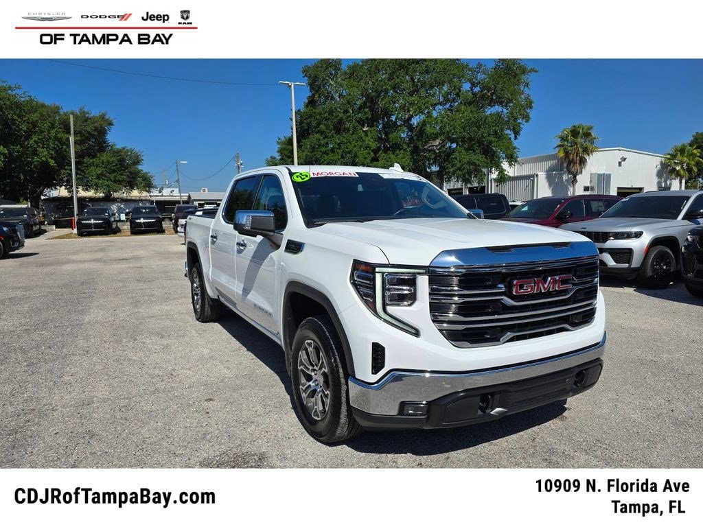 2025 GMC Sierra 4WD Crew Cab Short Box SLT's photo
