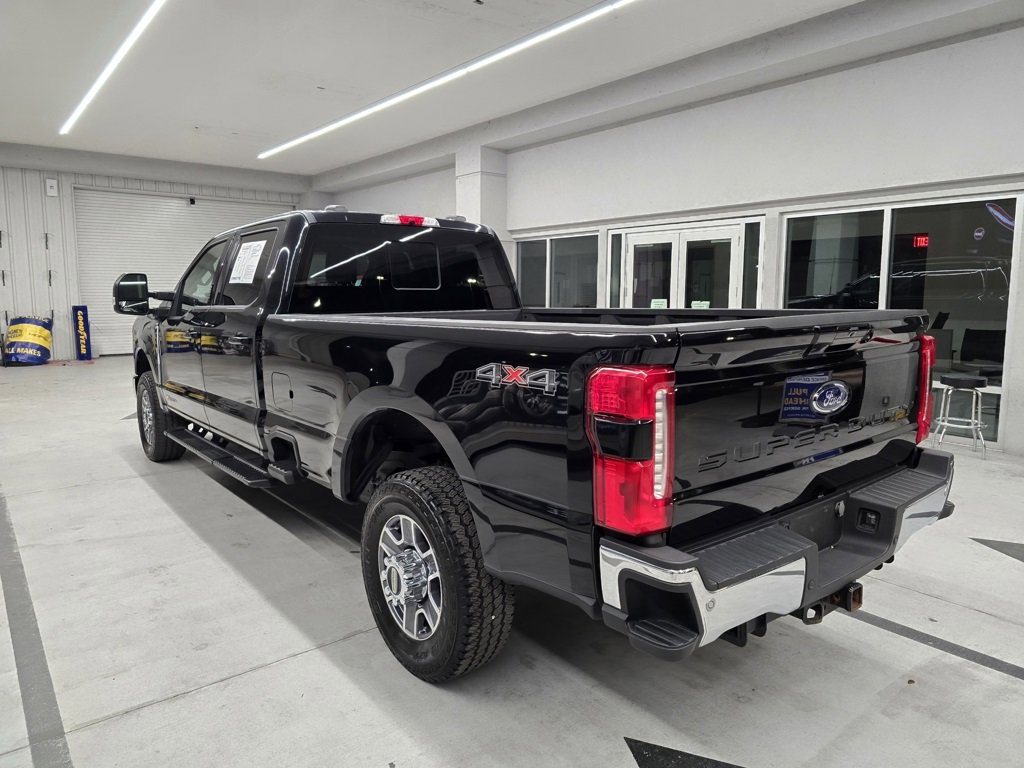 2023 Ford F-350 Lariat photo 4