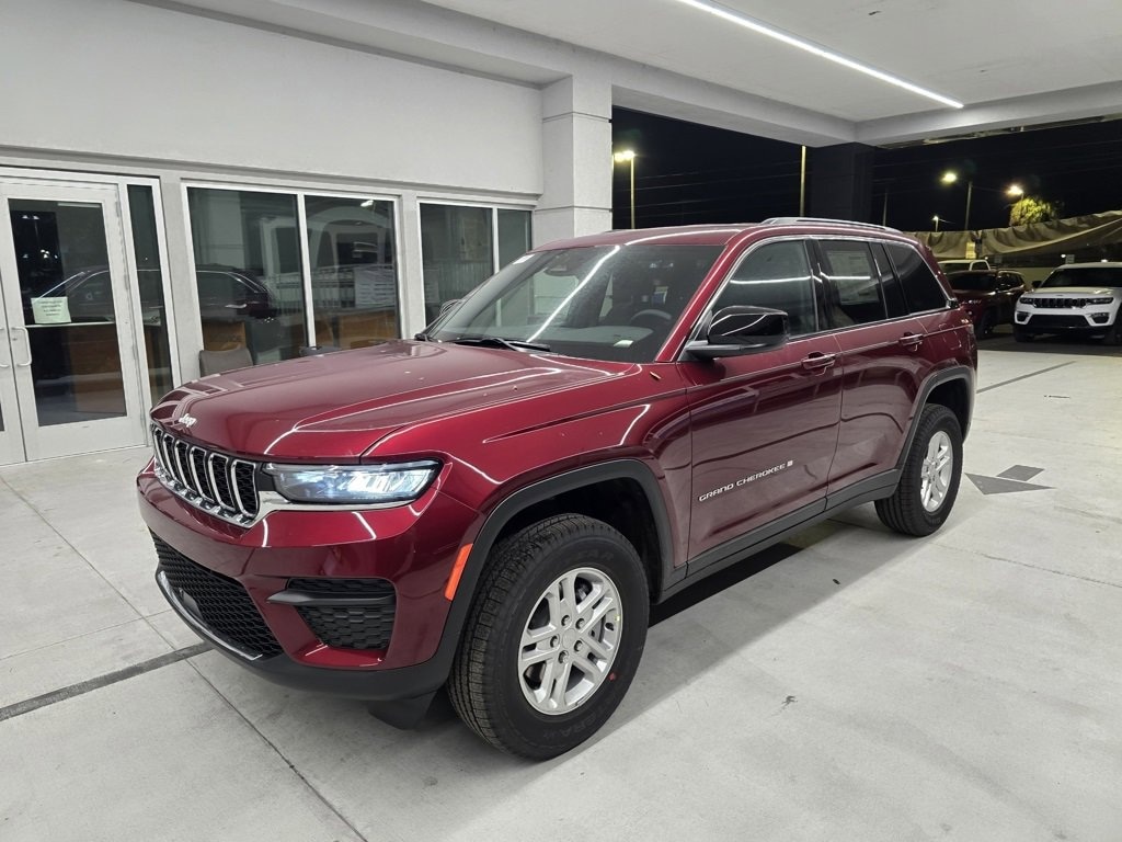 New 2025 Jeep Grand Cherokee LAREDO 4X2 Sport Utility
