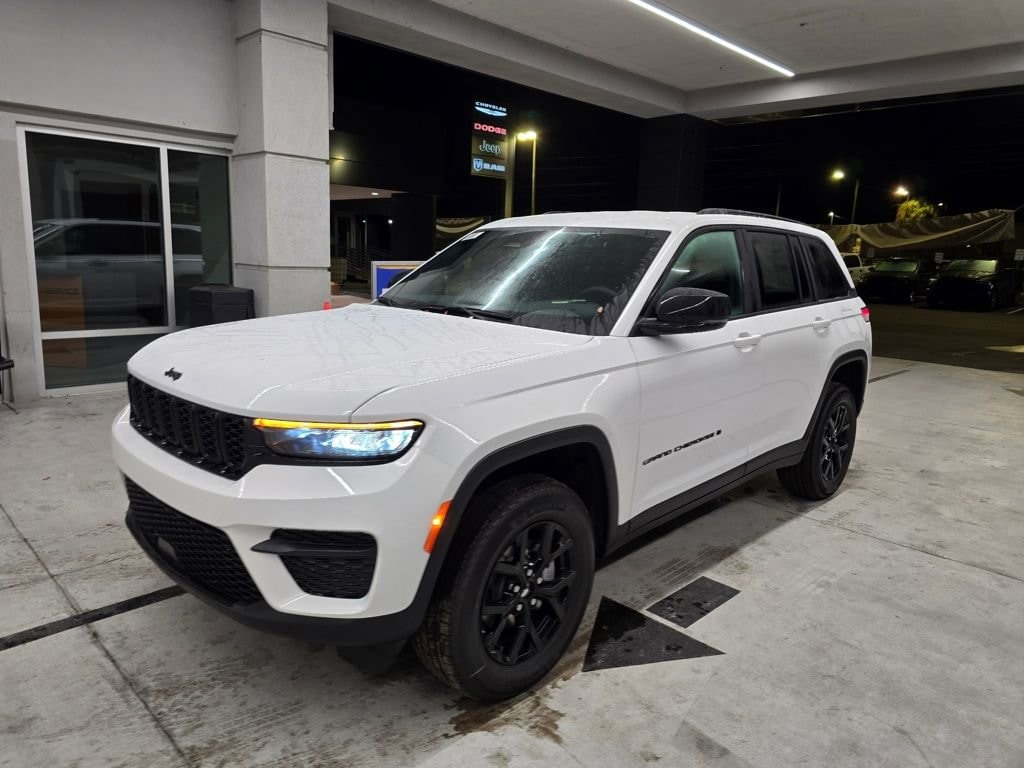New 2025 Jeep Grand Cherokee ALTITUDE 4X2 Sport Utility