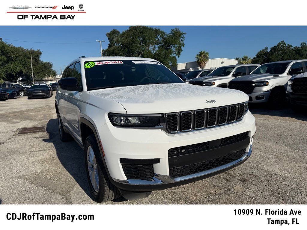 2025 Jeep Grand Cherokee L Laredo's photo