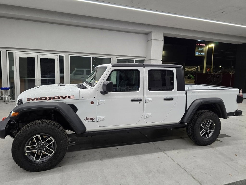 New 2025 Jeep Gladiator MOJAVE 4X4 Pickup