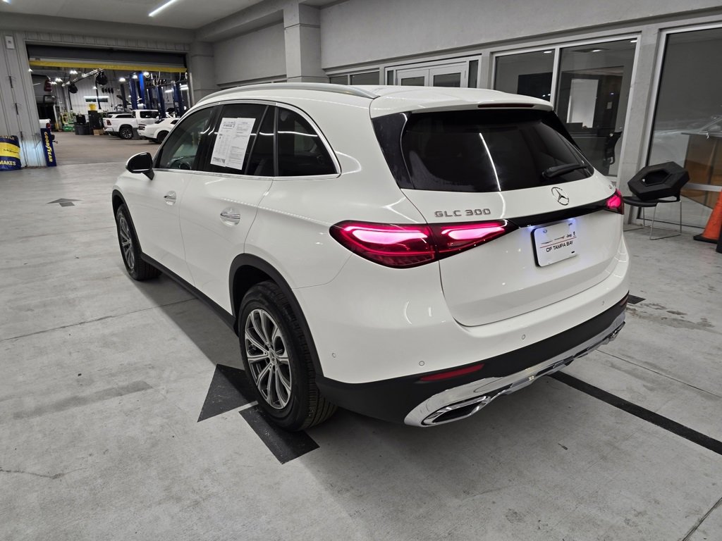 2024 Mercedes Benz GLC 300 photo 4