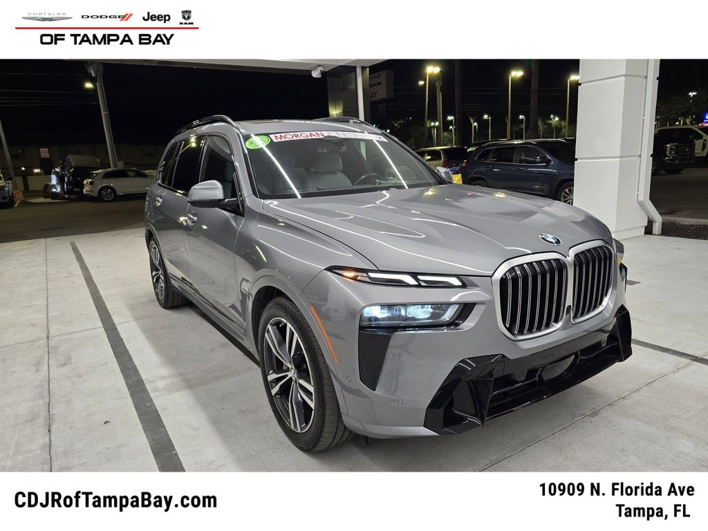 2023 BMW X7 40i's photo