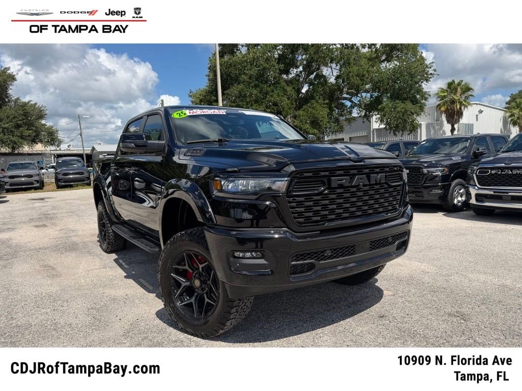 2025 RAM 1500 Big Horn/Lone Star 4x4 Crew Cab 5'7's photo