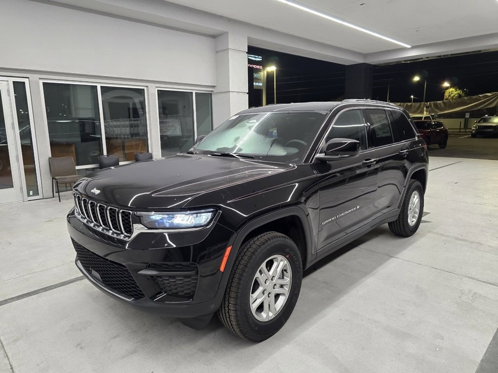 New 2025 Jeep Grand Cherokee LAREDO 4X2 Sport Utility