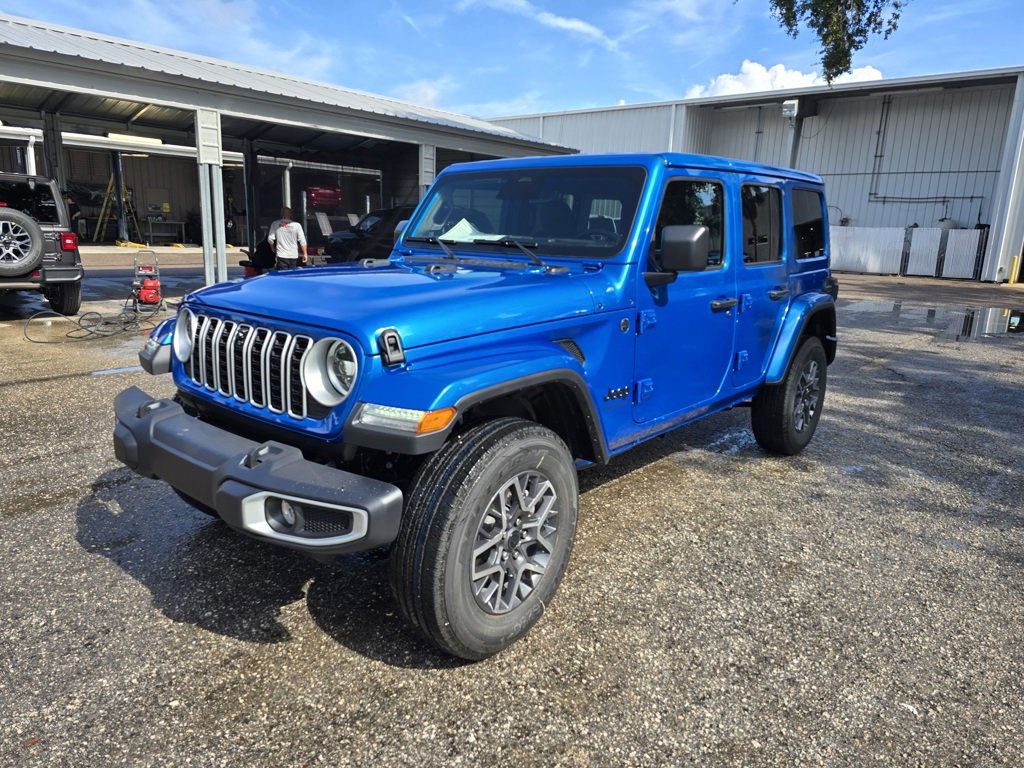 2025 Jeep Wrangler Sahara photo 2