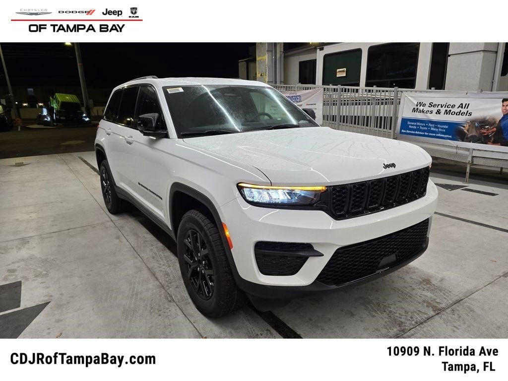 New 2025 Jeep Grand Cherokee ALTITUDE 4X2 Sport Utility