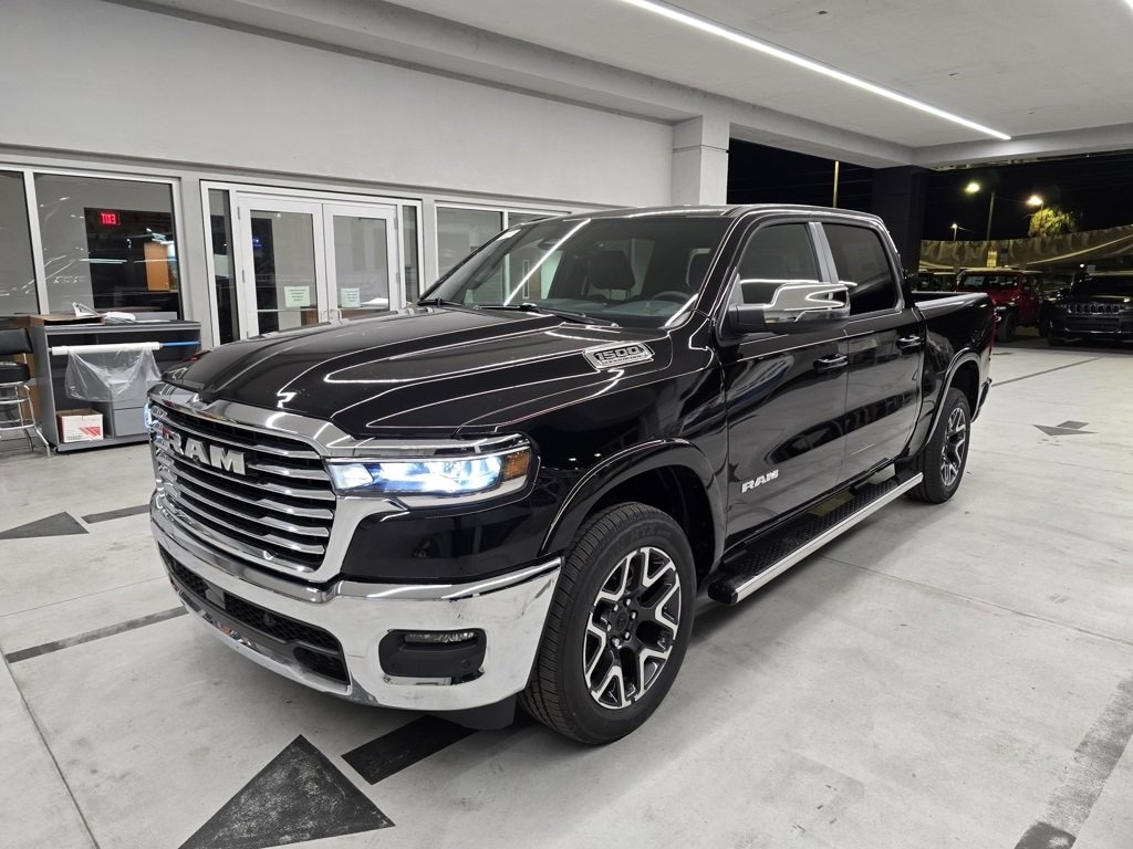 New 2026 Ram 1500 LARAMIE CREW CAB 4X4 5'7 BOX Pickup