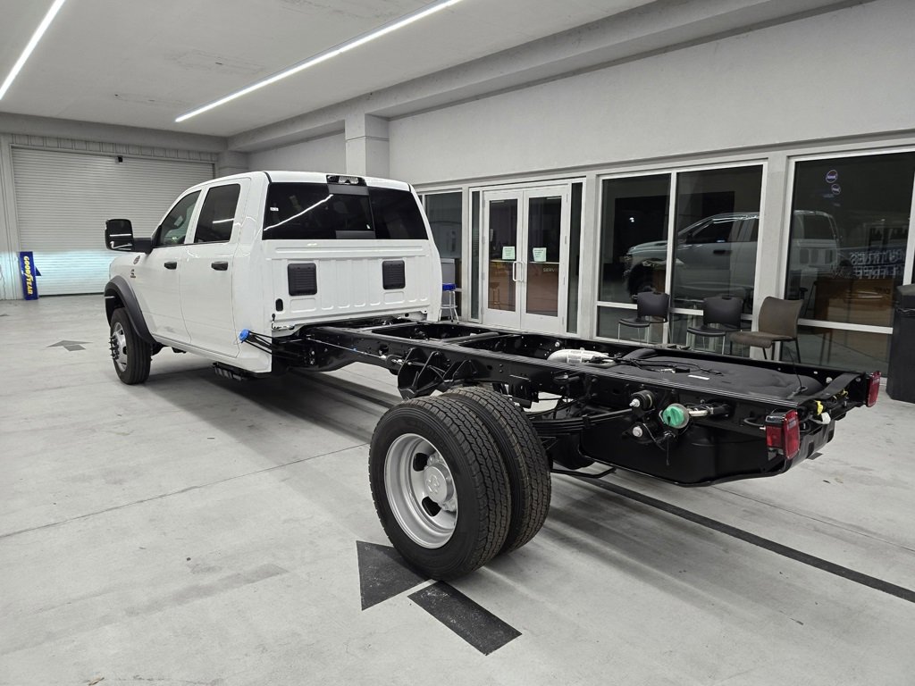 2026 Ram 4500 Tradesman photo 2