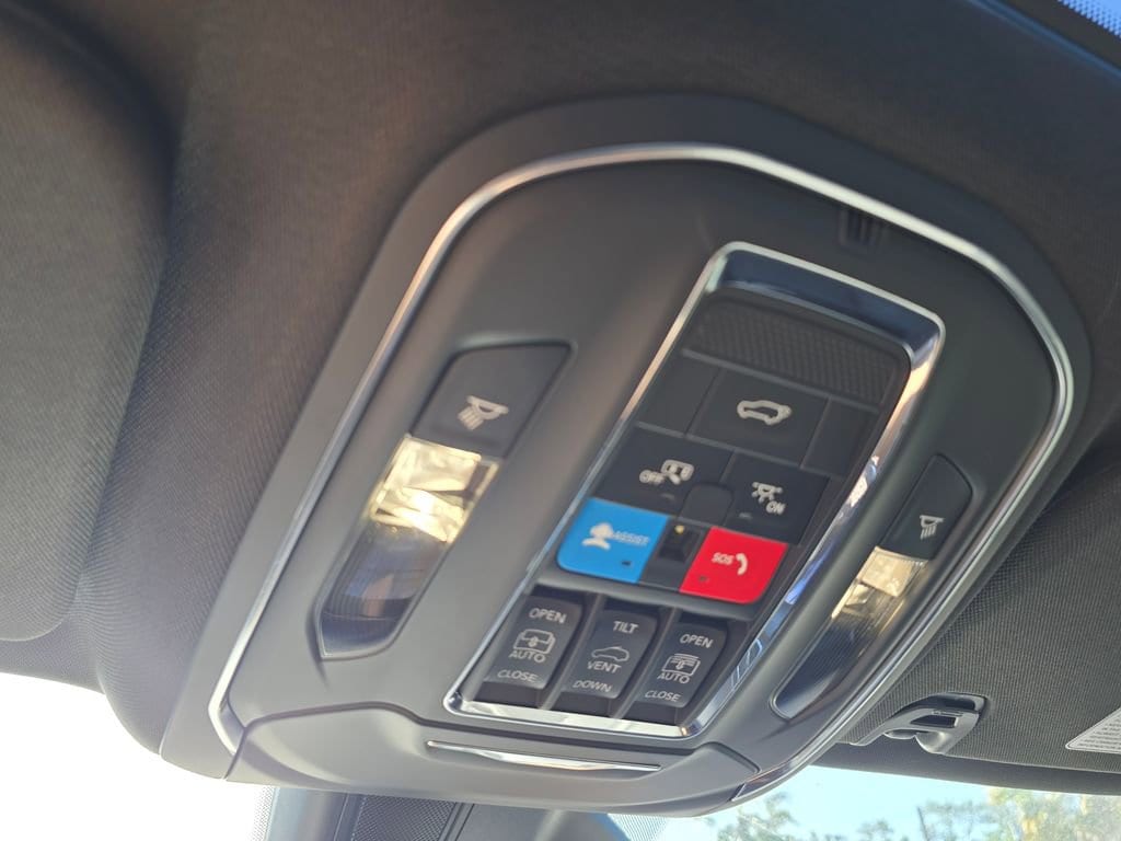 2025 Jeep Wagoneer Series II - Photo 32