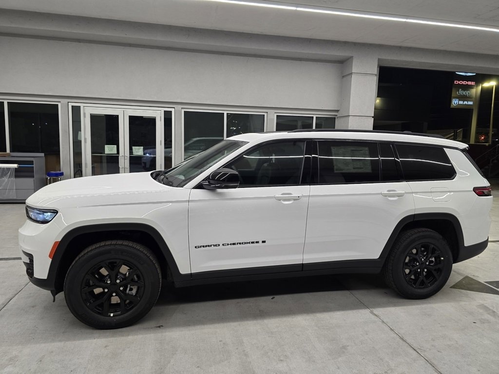 New 2025 Jeep Grand Cherokee L ALTITUDE X 4X4 Sport Utility