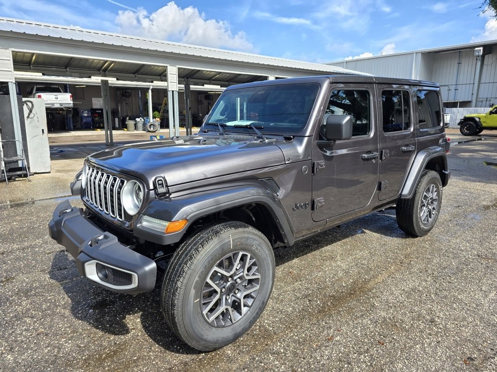 2025 Jeep Wrangler Sahara photo 2