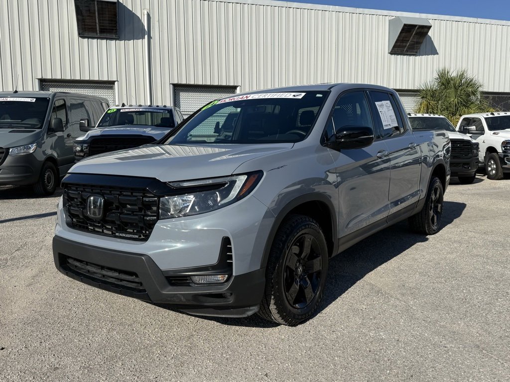 2024 Honda Ridgeline Black Edition photo 2