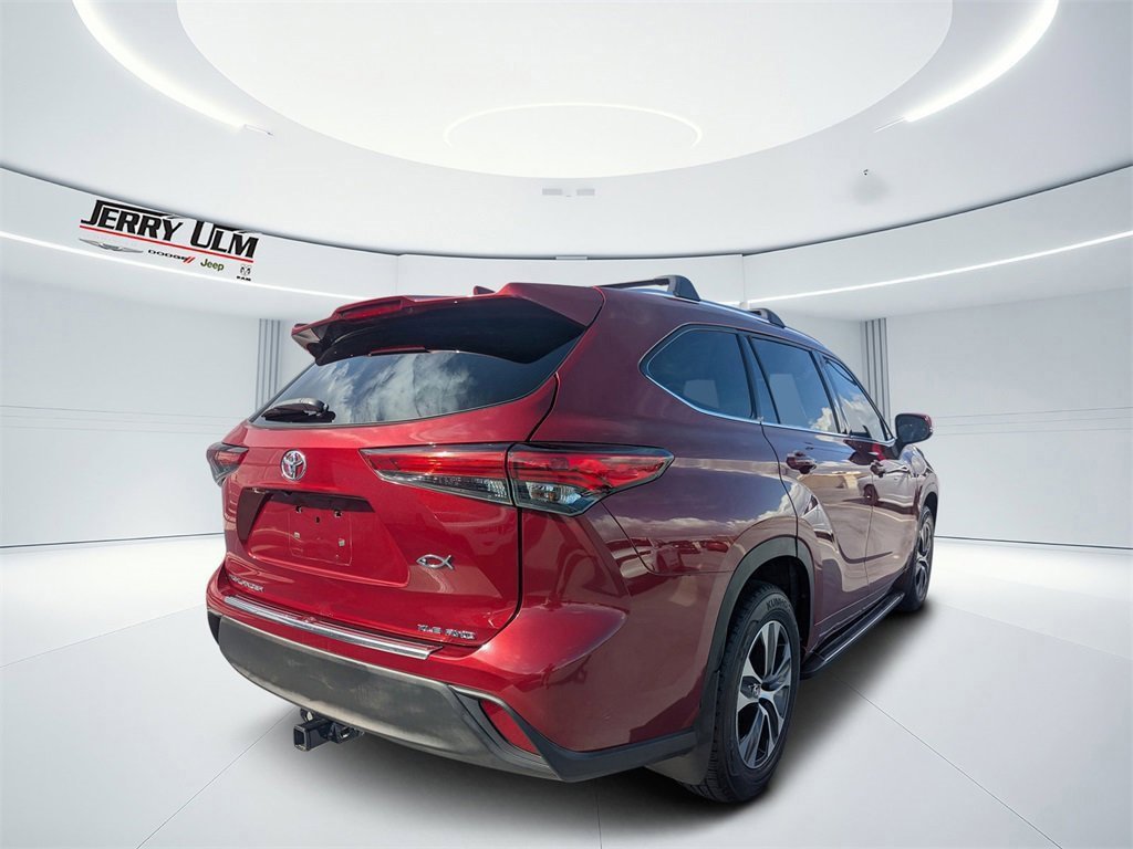2020 Toyota Highlander XLE photo 2