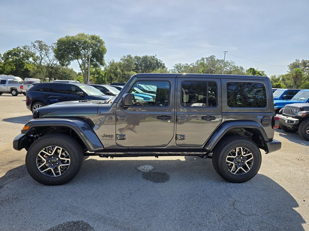 2025 Jeep Wrangler Sahara photo 3