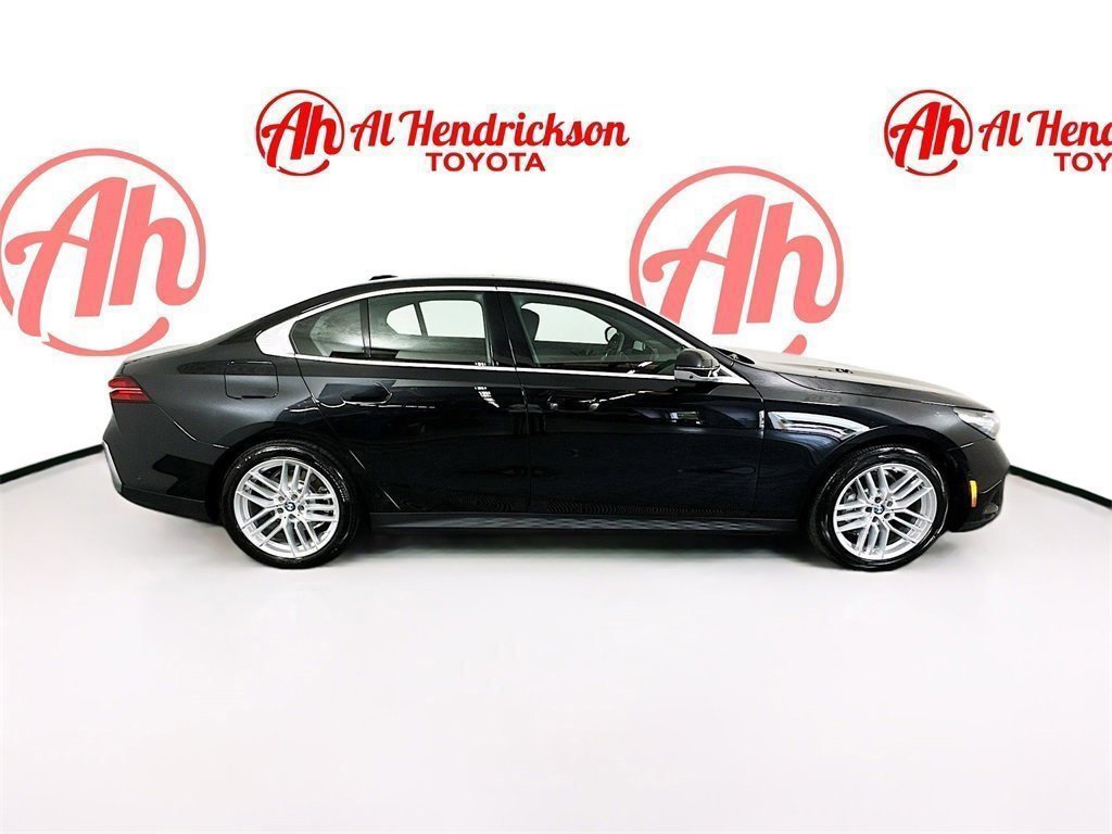 2024 Bmw 530i photo 2