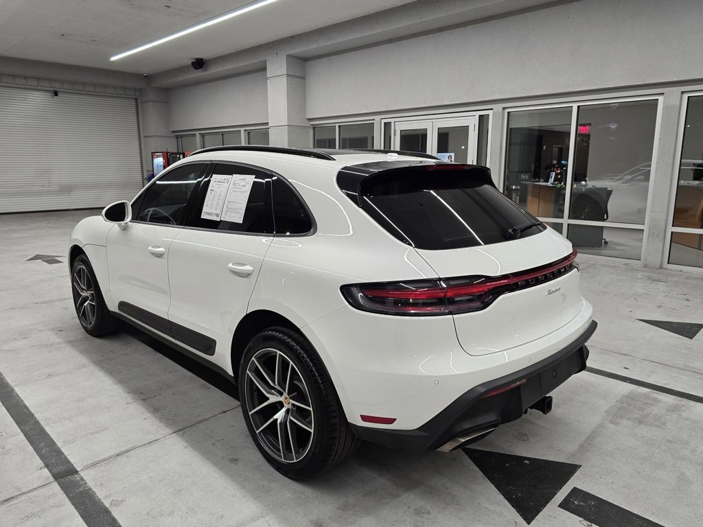 2023 Porsche Macan T photo 4