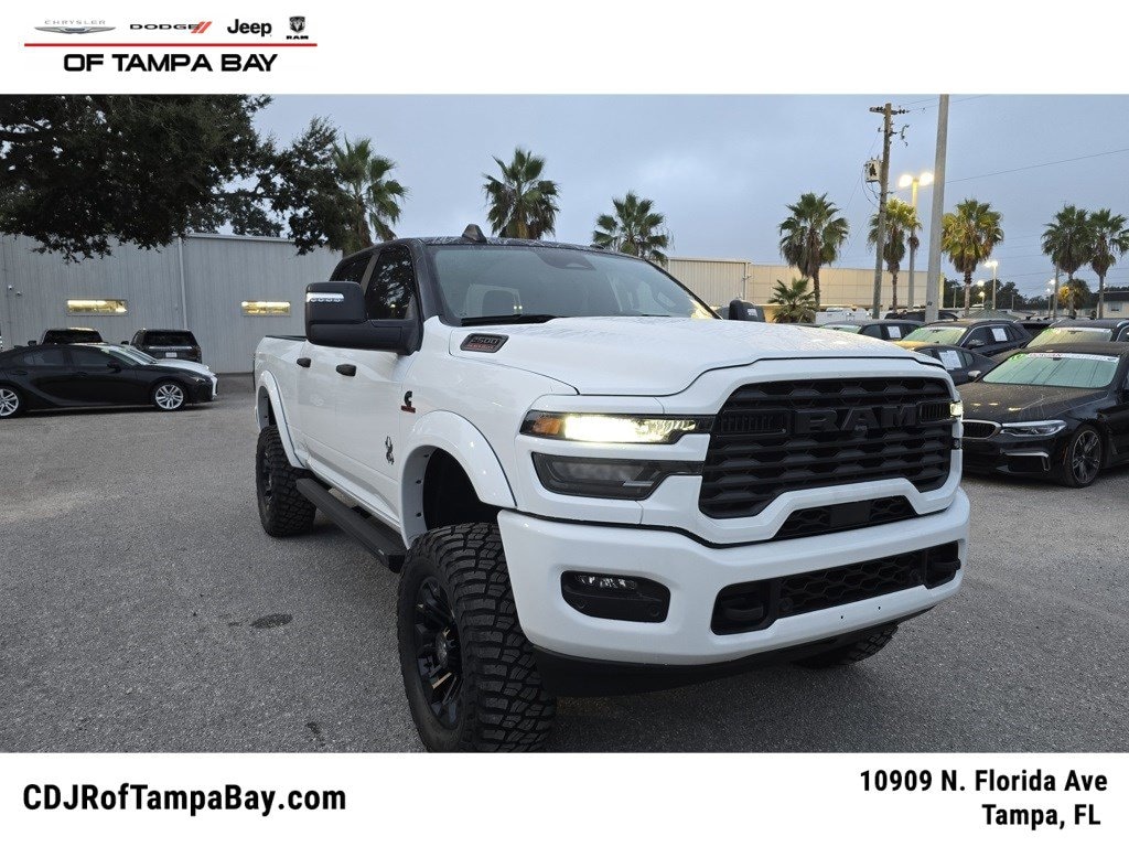 New 2025 Ram 2500 BIG HORN CREW CAB 4X4 6'4 BOX Pickup