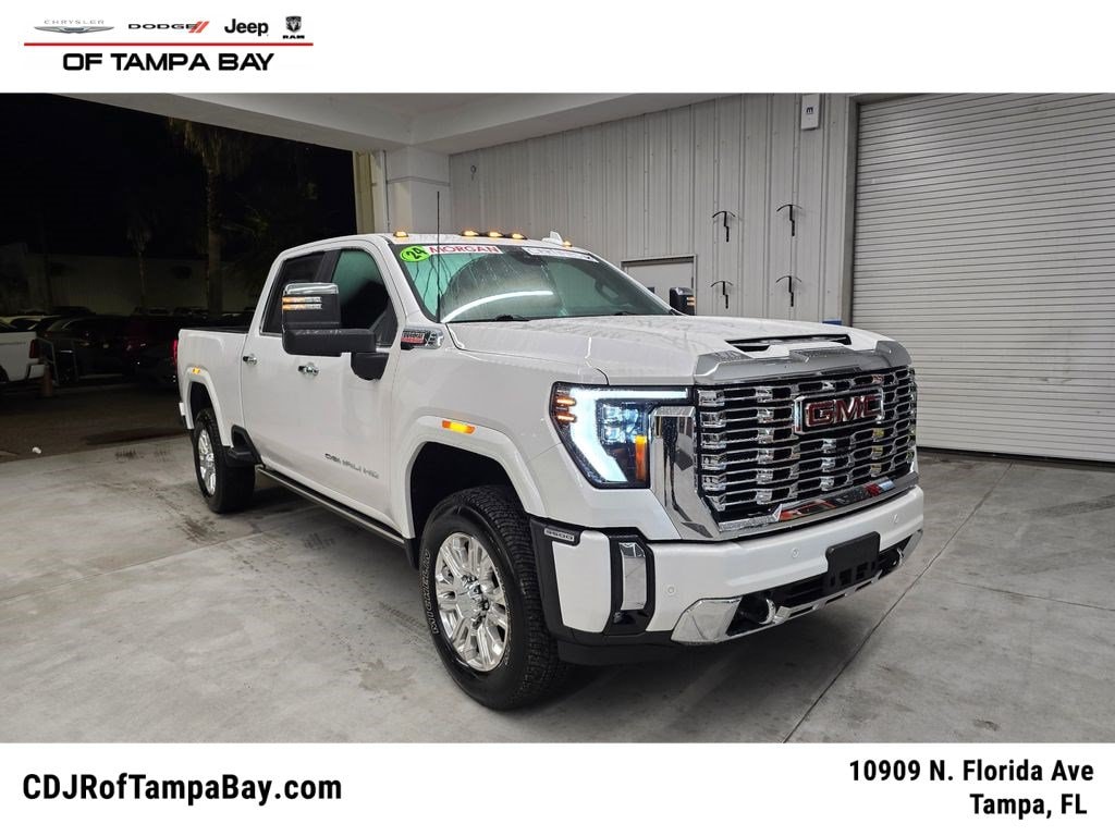 2024 GMC Sierra 4WD Crew Cab Standard Box Denali's photo
