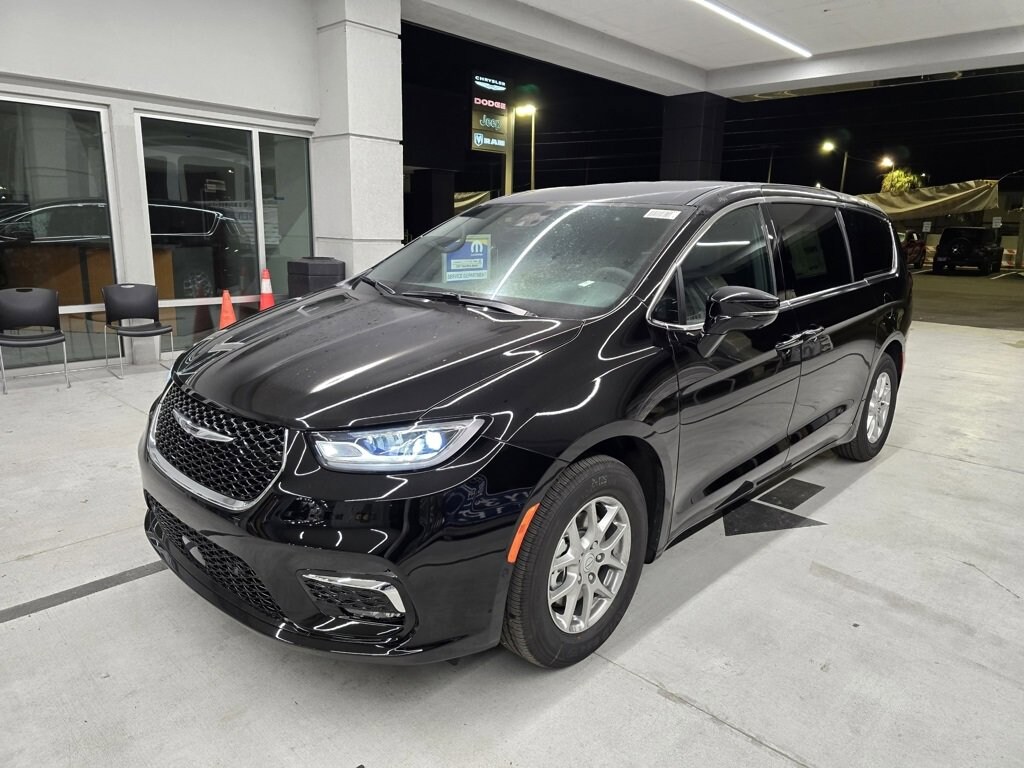 New 2026 Chrysler Pacifica SELECT Passenger Van