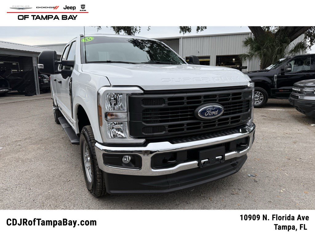 2025 Ford F-350 Super Duty XL's photo