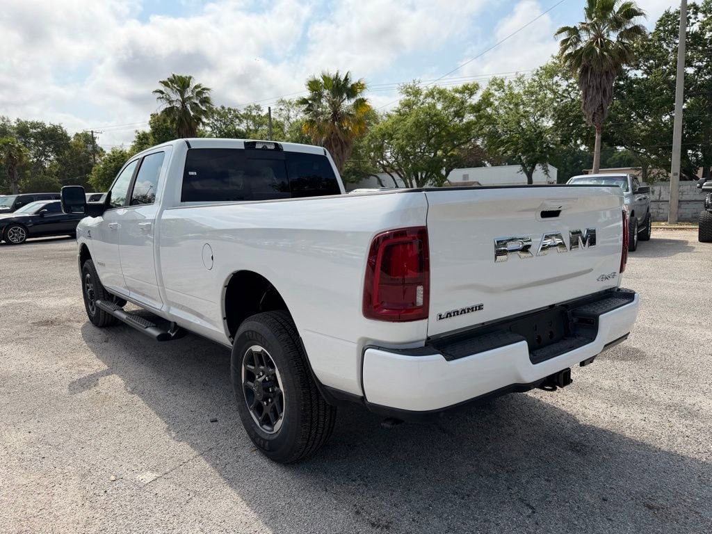 New 2026 Ram 3500 LARAMIE CREW CAB 4X4 8' BOX Pickup