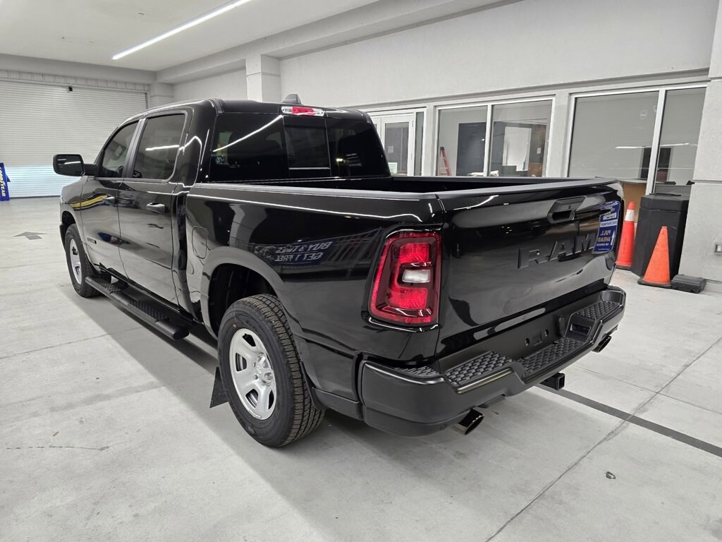 New 2026 Ram 1500 TRADESMAN CREW CAB 4X2 5'7 BOX Pickup