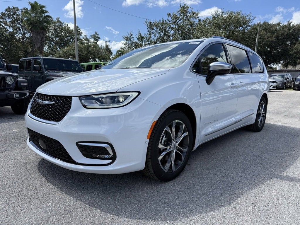 New 2026 Chrysler Pacifica PINNACLE Passenger Van