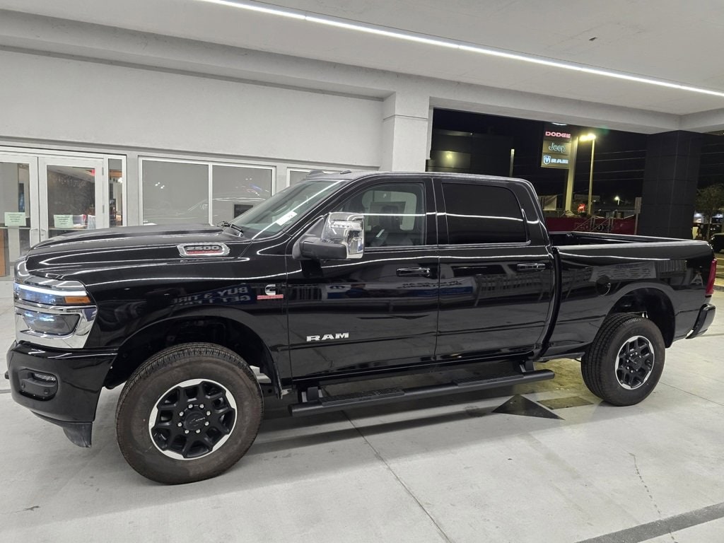 New 2026 Ram 2500 LARAMIE CREW CAB 4X4 6'4 BOX Pickup