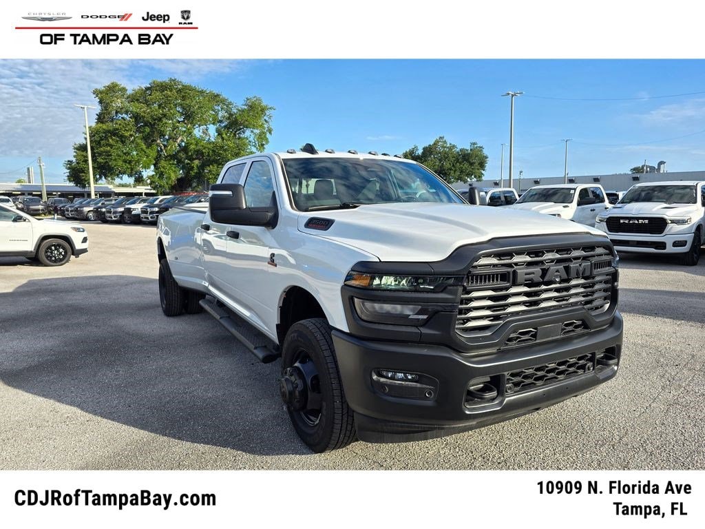 New 2026 Ram 3500 TRADESMAN CREW CAB 4X4 8' BOX Pickup