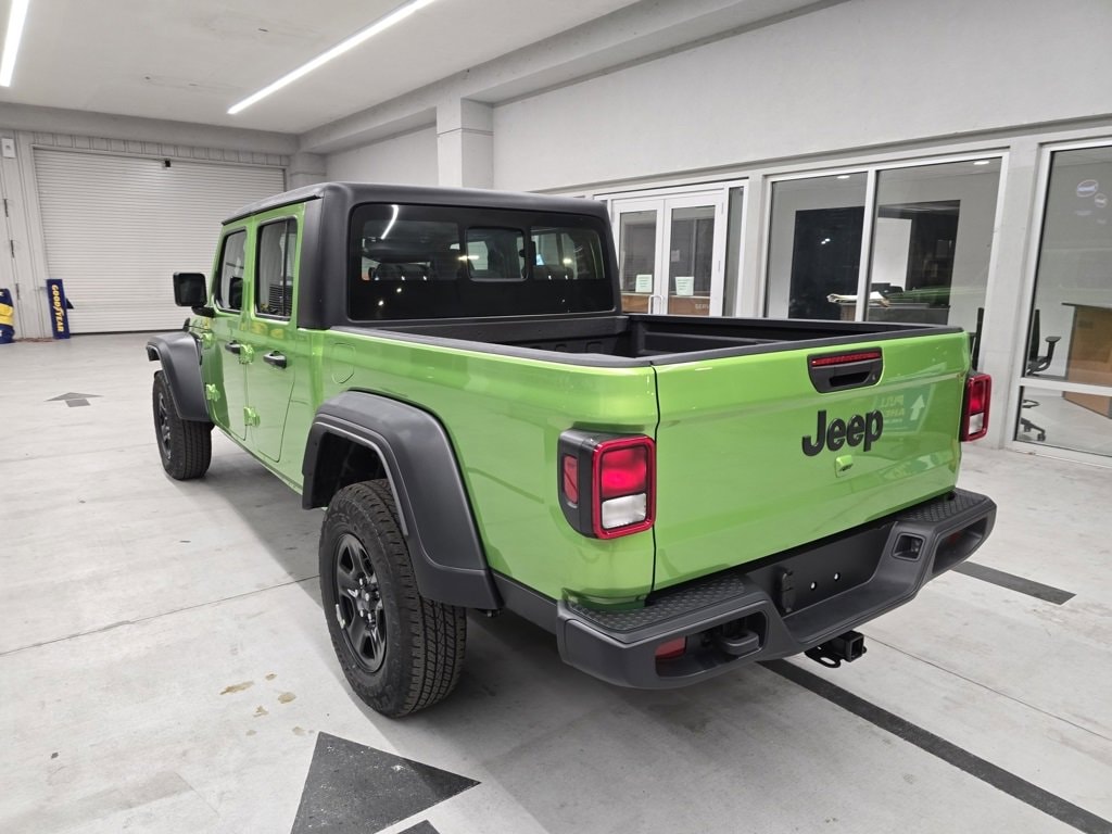 New 2025 Jeep Gladiator SPORT 4X4 Pickup