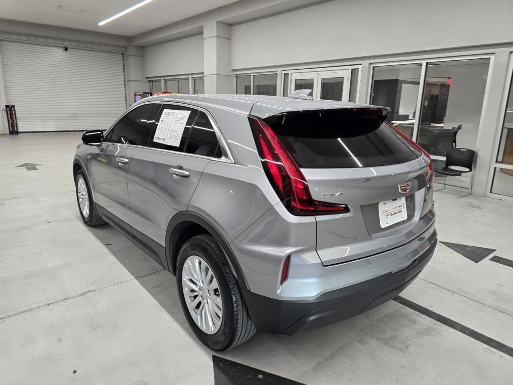 2024 Cadillac XT4 Luxury photo 3