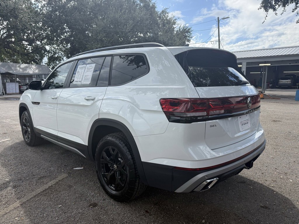 2024 Volkswagen Atlas Peak Edition SEL photo 4