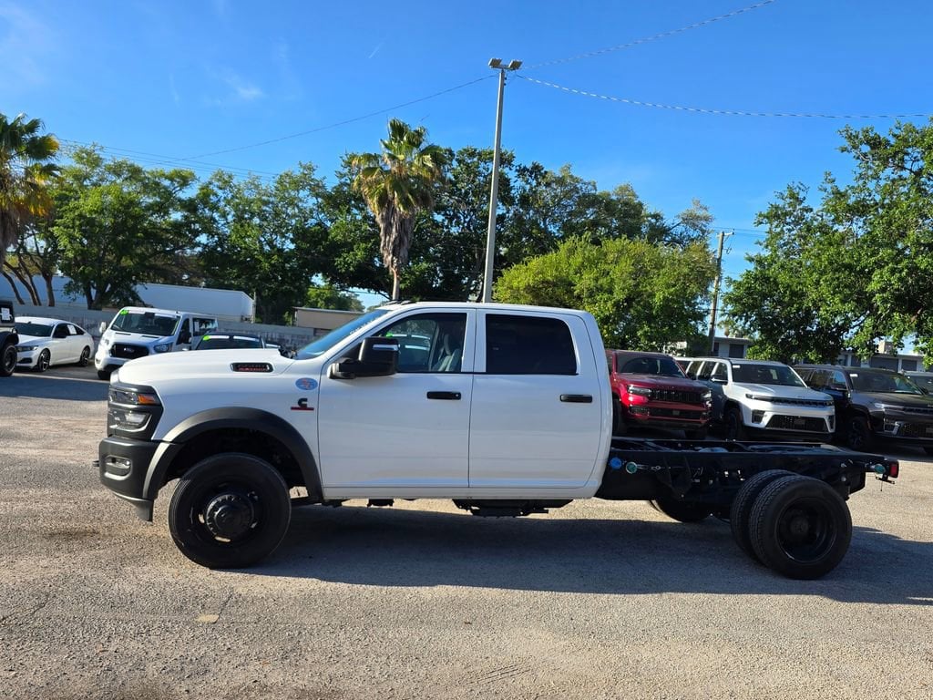 New 2025 Ram 5500 Chassis Cab TRADESMAN CHASSIS CREW CAB 4X4 60' CA Pickup