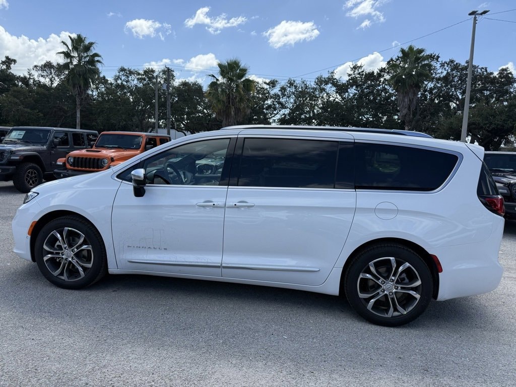New 2026 Chrysler Pacifica PINNACLE Passenger Van