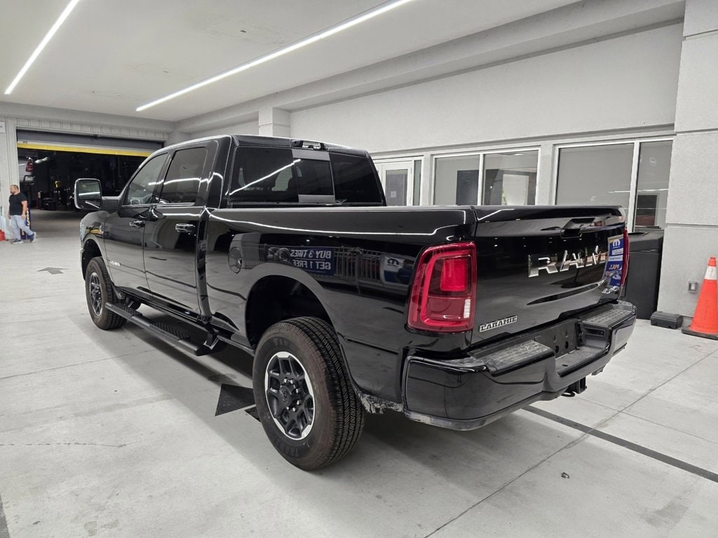 New 2026 Ram 2500 LARAMIE CREW CAB 4X4 6'4 BOX Pickup