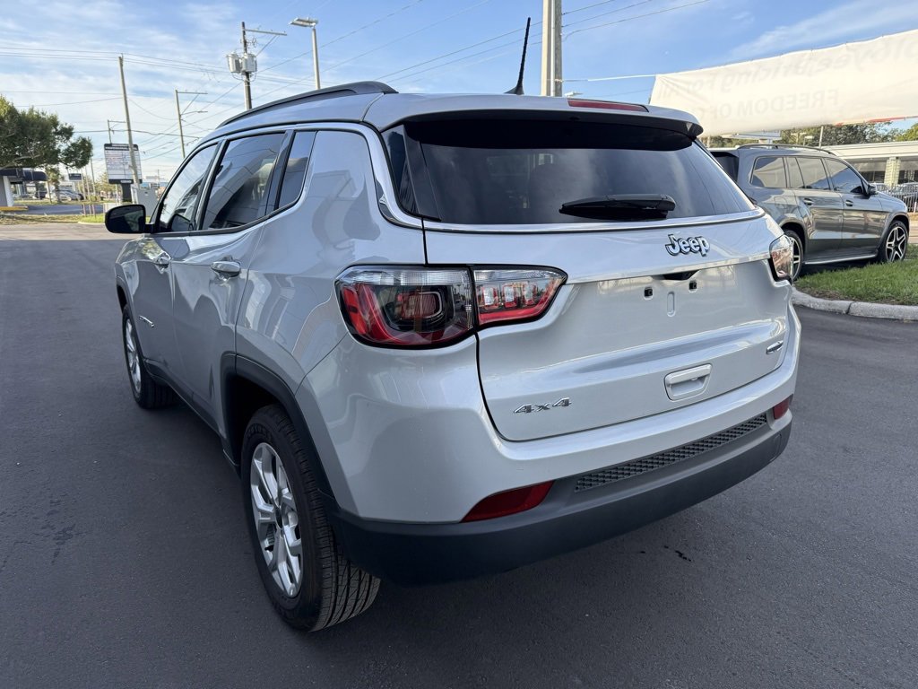 2025 Jeep Compass Latitude photo 3