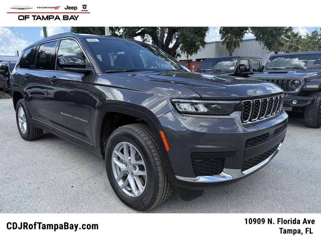 2025 Jeep Grand Cherokee L Laredo's photo