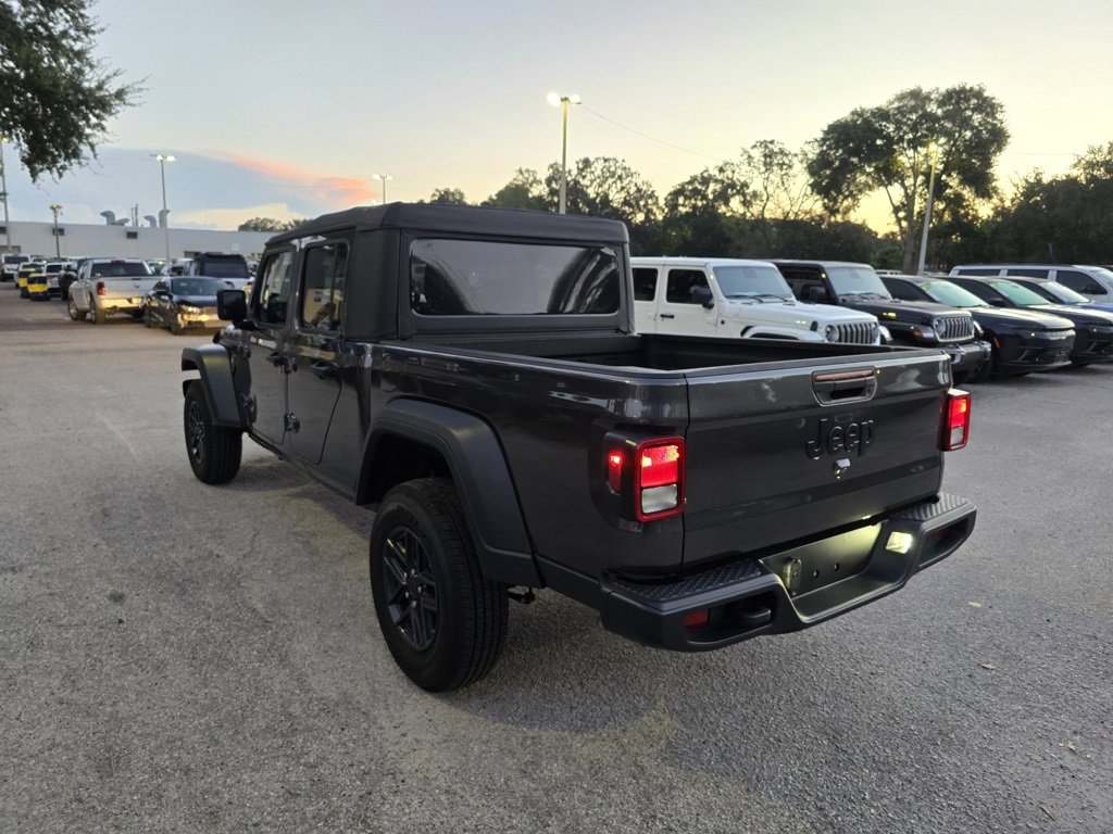 2025 Jeep Gladiator Sport S photo 4