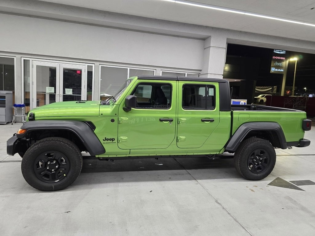 New 2025 Jeep Gladiator SPORT 4X4 Pickup