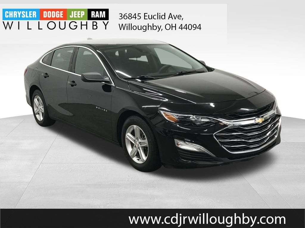 2023 Chevrolet Malibu photo 3