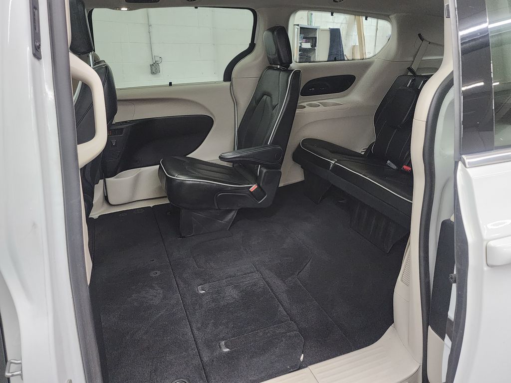 2022 Chrysler Pacifica Limited - Photo 30